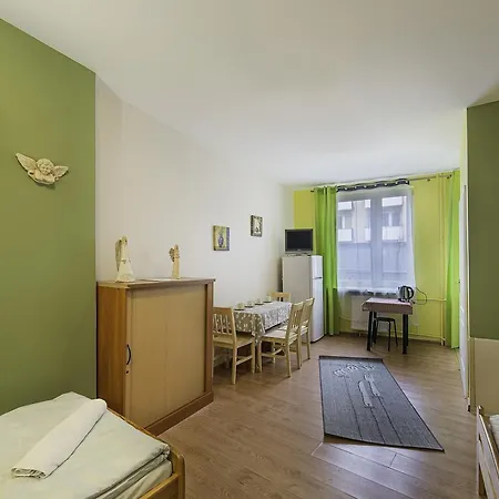 City Centre Private Rooms *
