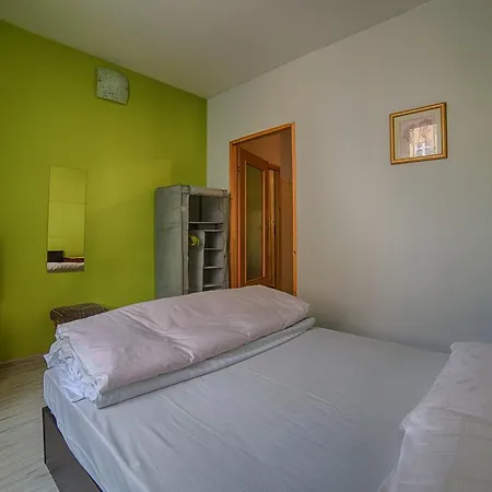 City Centre Private Rooms *